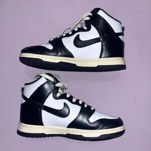 Nike Dunk High “Vintage Black”